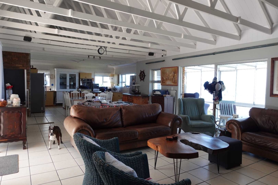 6 Bedroom Property for Sale in Outeniqua Strand Western Cape